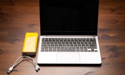 Charge Your Laptop’s Battery With a Powerbank